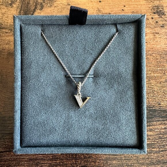 David Yurman Pavé Initial V Charm Necklace in Sterling Silver w/ White Diamonds - Picture 2 of 14